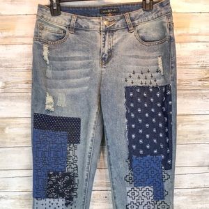 Like New Juliette patch/distressed jeans sz 6